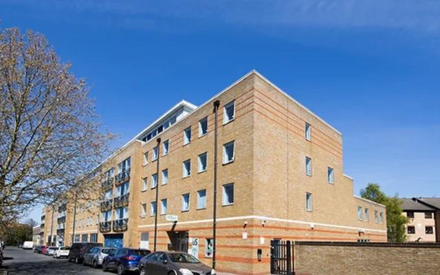 Ewen Henderson Court 1