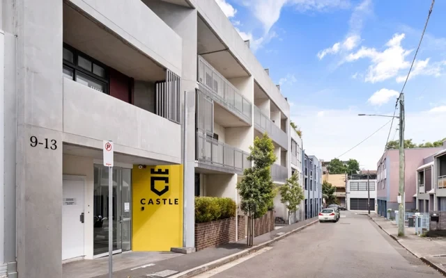 Castle Camperdown One 0