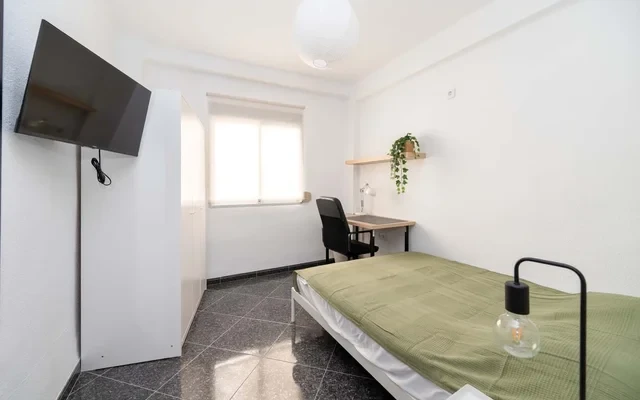 H1 - Calle Mirarrosas 3, 4º puerta 6 (5H3B) - Malaga 0