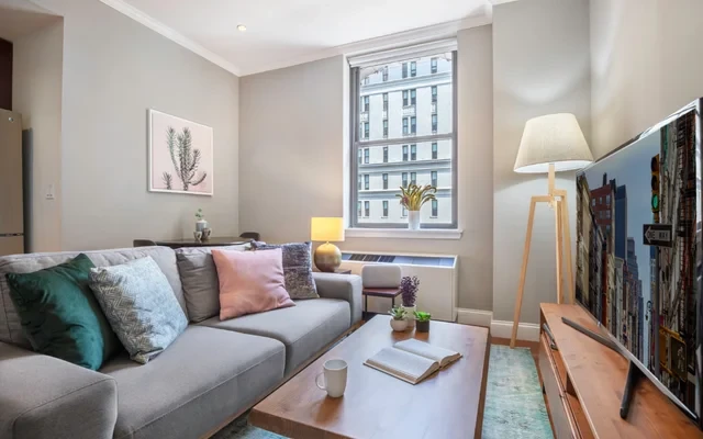 The York, 488 7th Ave 4