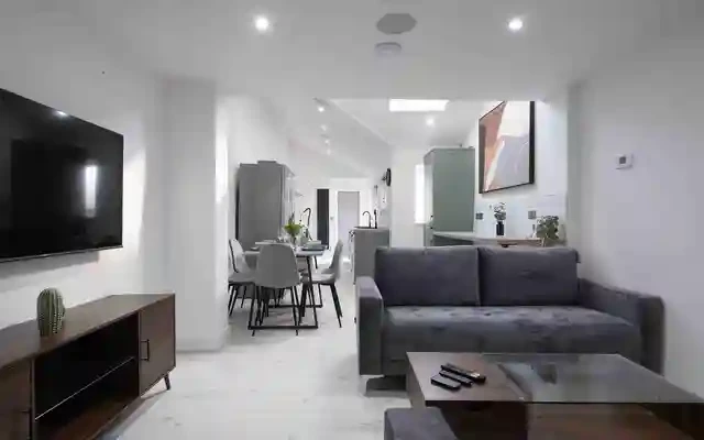 27 Sewells Walk 1