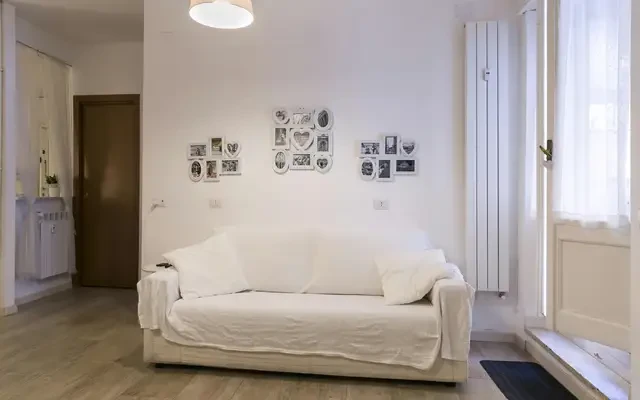 Via Sinuessa 4