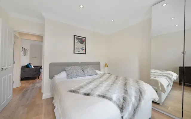 Cambridge Gardens, London, W10 5UD 4