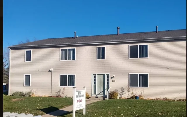 802 Hartwell Dr Apt E, Savoy, IL 61874 1