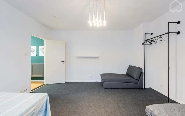 Newly renovated and fully furnished city apartment* Centrally located! 0