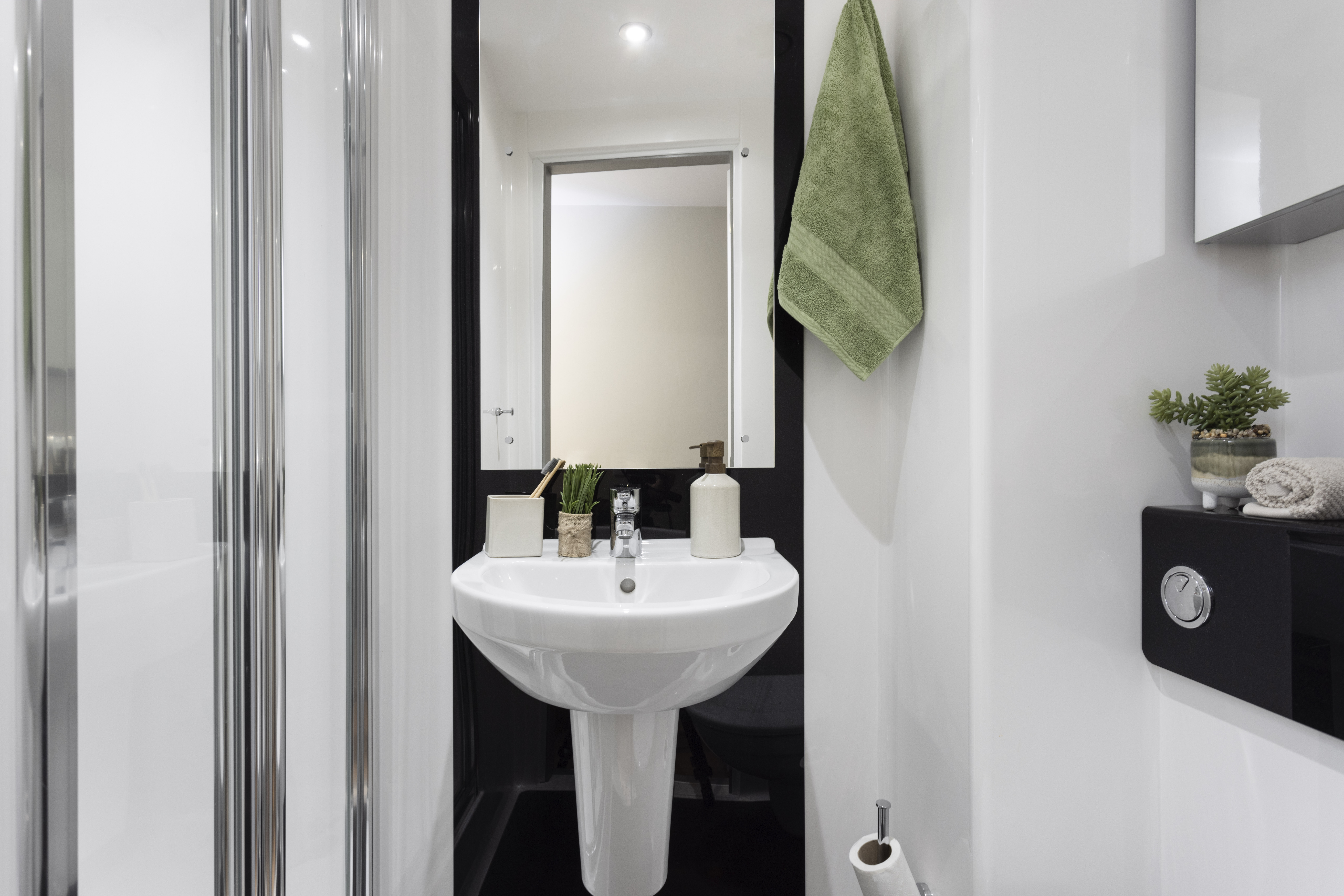 Medium Ensuite