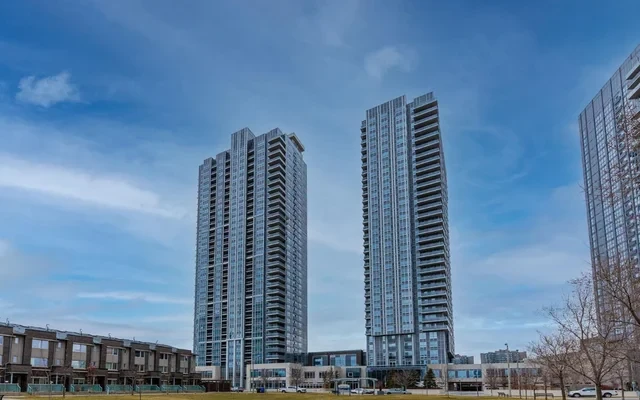 275 Village Green Square 0