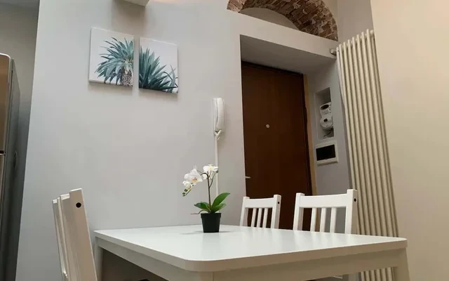 Bilocale di Ringhiera in Corso Como/Garibaldi 1