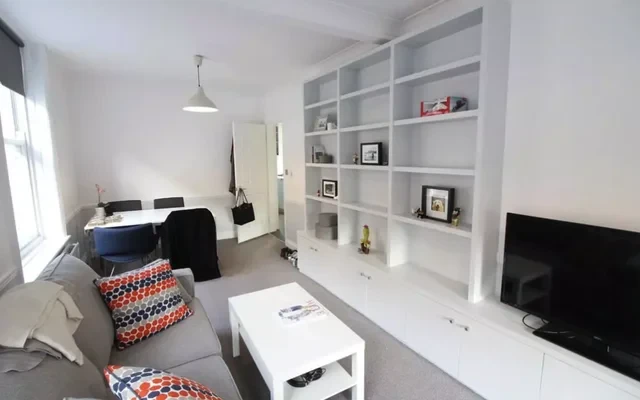 LH-Flat 2, 50 Leather Lane 0