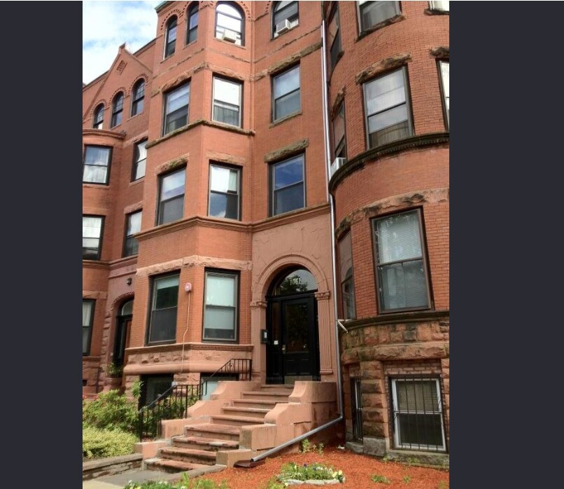 1061 beacon St