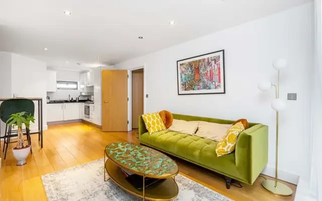 LH-Bastwick Street 0