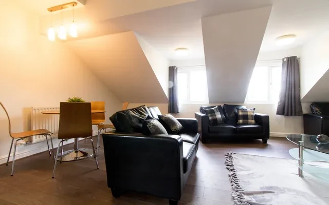 Flat 10, 223 Hyde Park Road 0