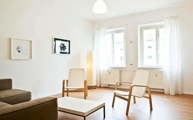 Erich-Boltze-Strasse 2