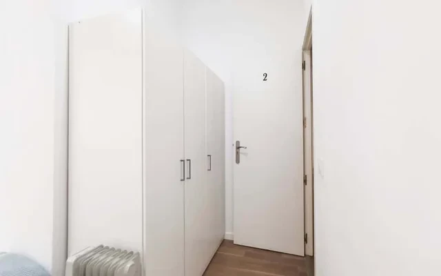 Appartamento minimalista a Madrid, Calle Valencia 4