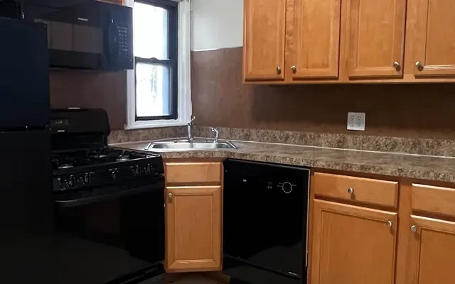 UCA - 3940 Pine Street 2