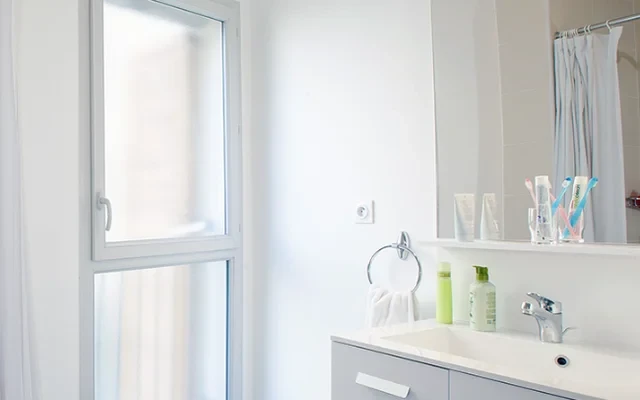 6th arrondissement, near Université de Provence Aix-Marseille 1, direct access to Kedge Business School 3
