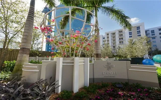 Pearl Dadeland 0