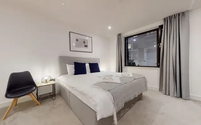 Hackney Road 12426# 3