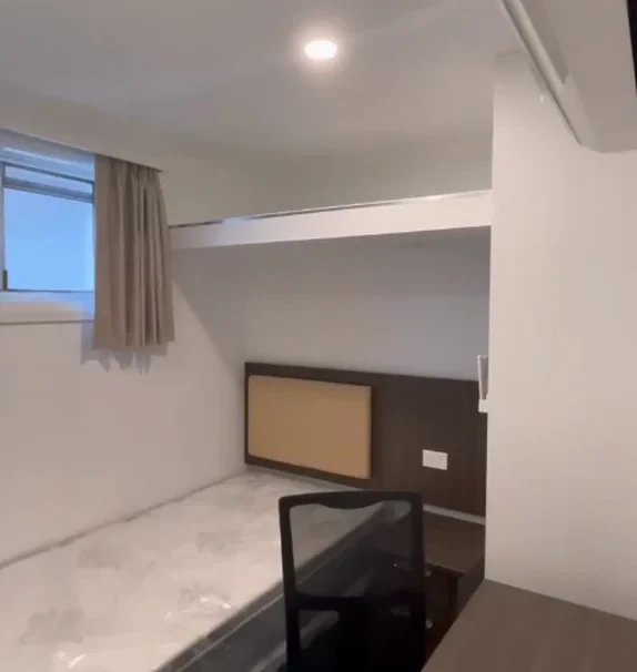 60 Wellington Rd