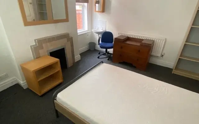 Room 1, Burleigh Road, LE11 3BA 3