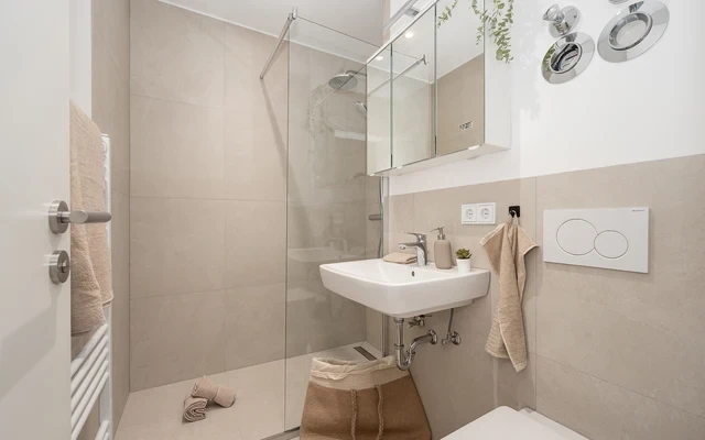 Alfred-Neumann-Anger 10 4