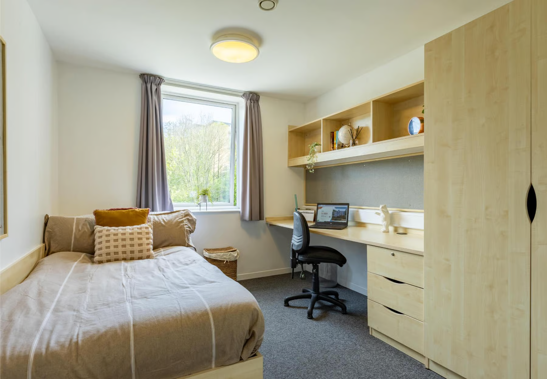 Classic Townhouse Room