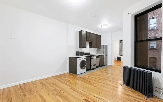 1272 Amsterdam Avenue 4