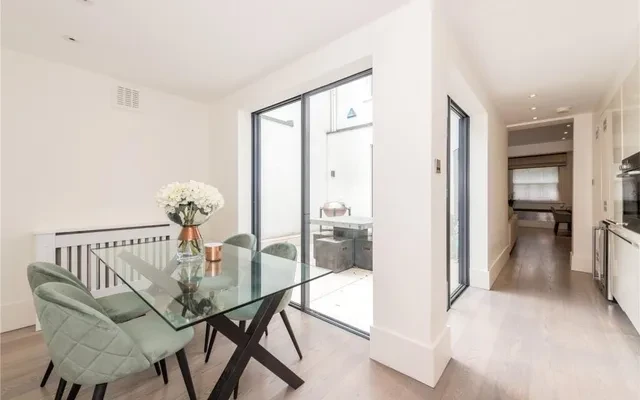 LH-Queensdale Walk 4