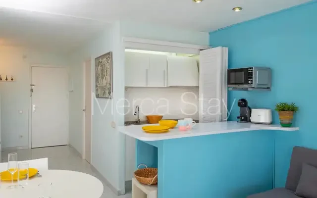 studio near Avinguda d'Emerencià Roig i Raventós 2