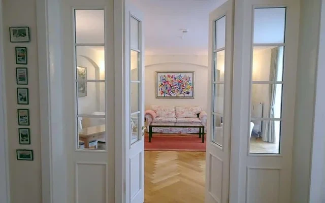 Perfectly equipped 3-bedroom (5 room) apartment in Berlin Mitte 0