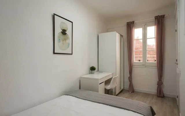 Apartment in Carrer d'En Roig, Barcelona for 72 m² with 3 bedrooms 4