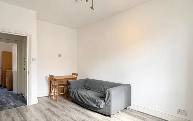 LH-Ladbroke Crescent 1