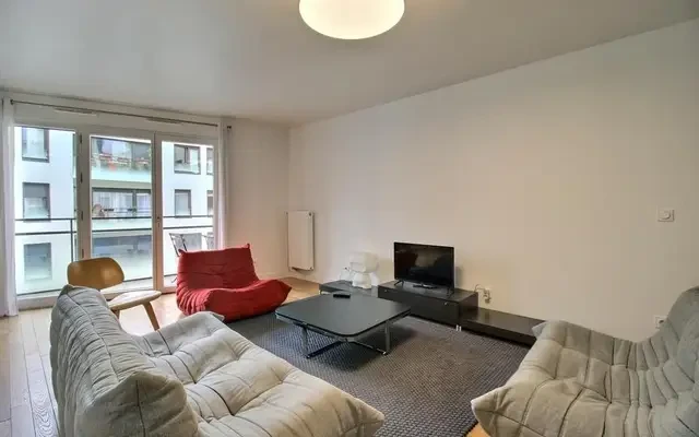 Pleasant 3-bedroom apartment near Liège metro station 2