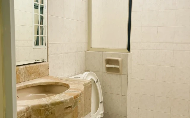 West Bay Condominium - Cosuites A - F 3