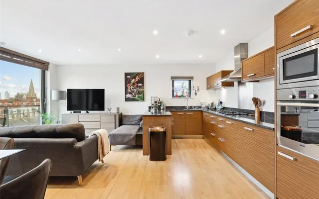 LH-Ellesmere Court 1