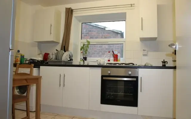 apartment in Mile End 4