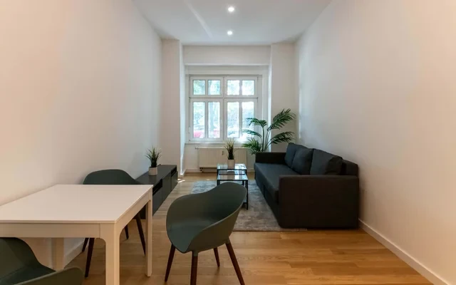 Furnished apartment in the popular Gleimviertel – first occupancy after renovation 1