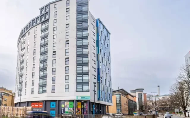 iQ Bristol 1