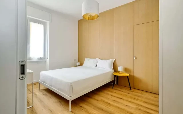 1-Bed apartment with balcony near subway 1