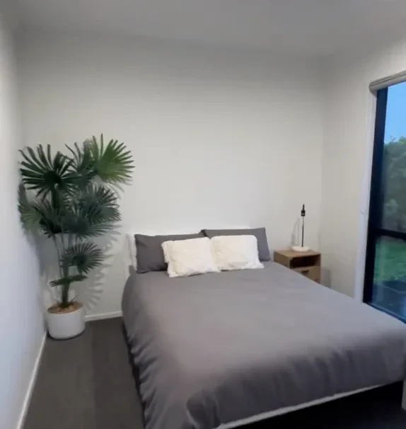 8 Pedro Way