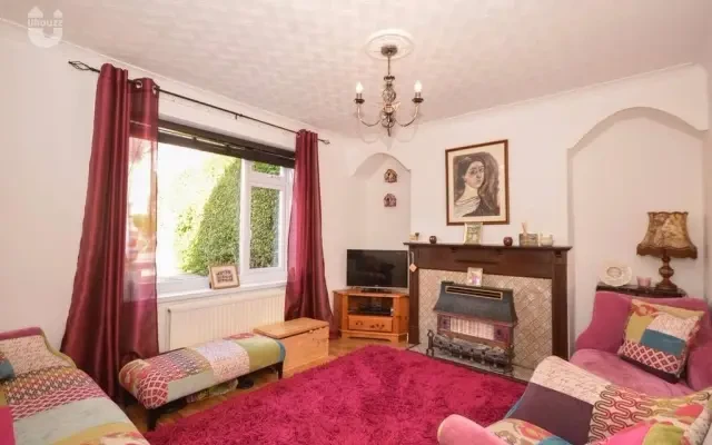 Exquisite three-bedroom terraced house near the Ba 2