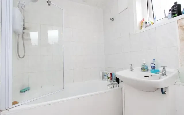apartment near Meredith Street 0