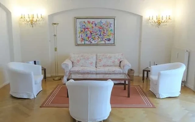 Perfectly equipped 3-bedroom (5 room) apartment in Berlin Mitte 3