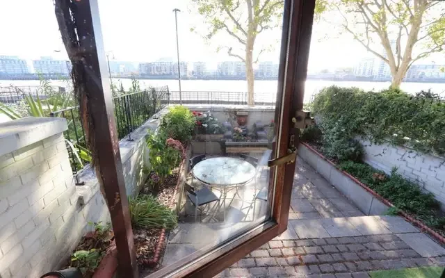 apartment in Isle of Dogs 1