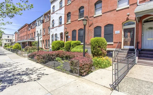 UCA - 4025-27 Locust Street 4