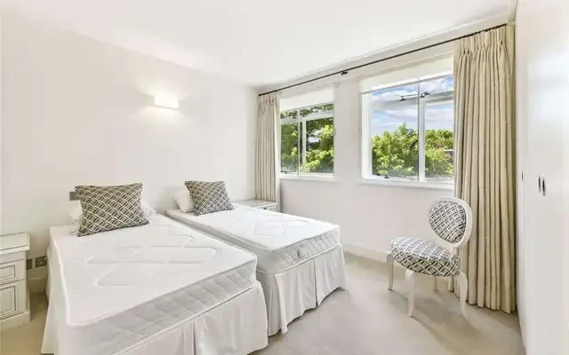 Royal Avenue House 2
