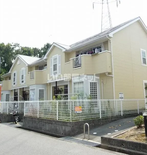 ジュアン参番館 2階