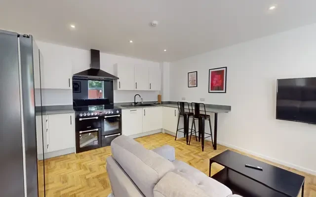 Entire Place·6B···Lenton Boulevard 3