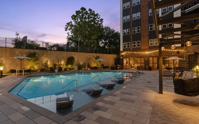 900 Willow 4