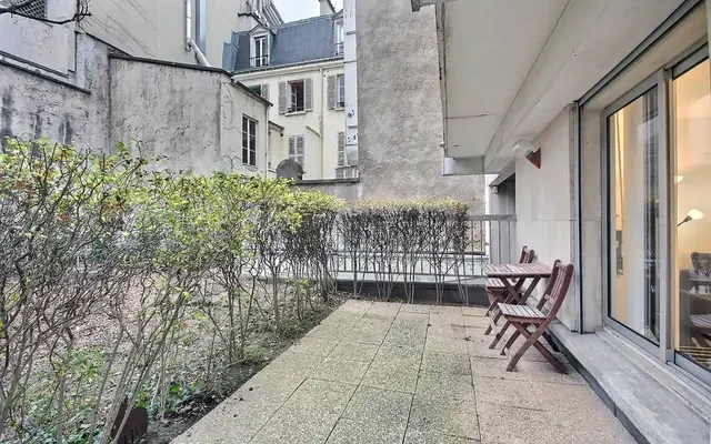 studio near Rue des Poissonniers 2